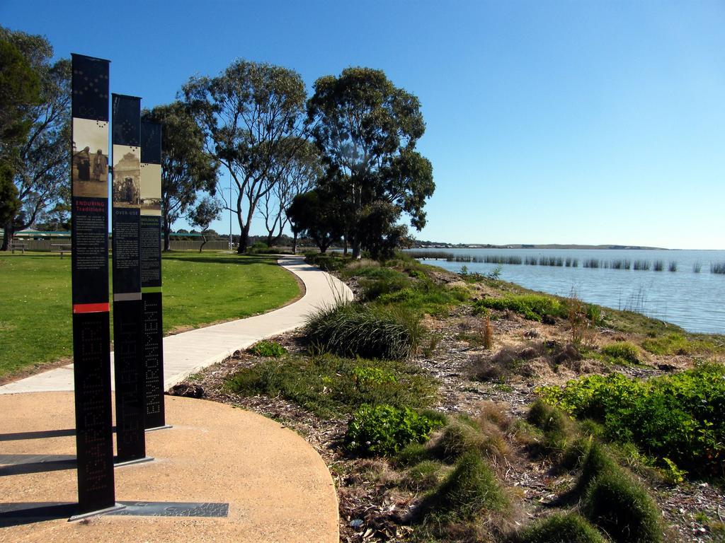 Villa Coorong Waterfront Retreat Meningie Exterior foto