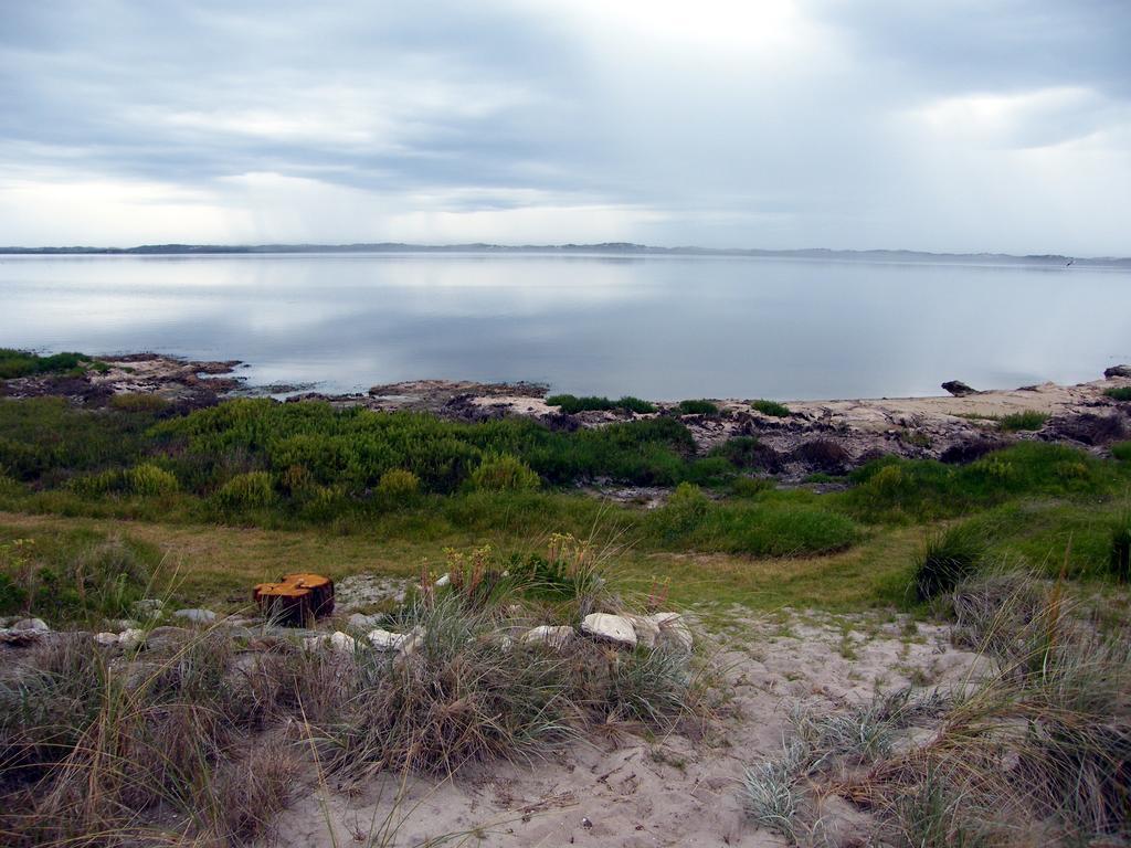 Villa Coorong Waterfront Retreat Meningie Exterior foto